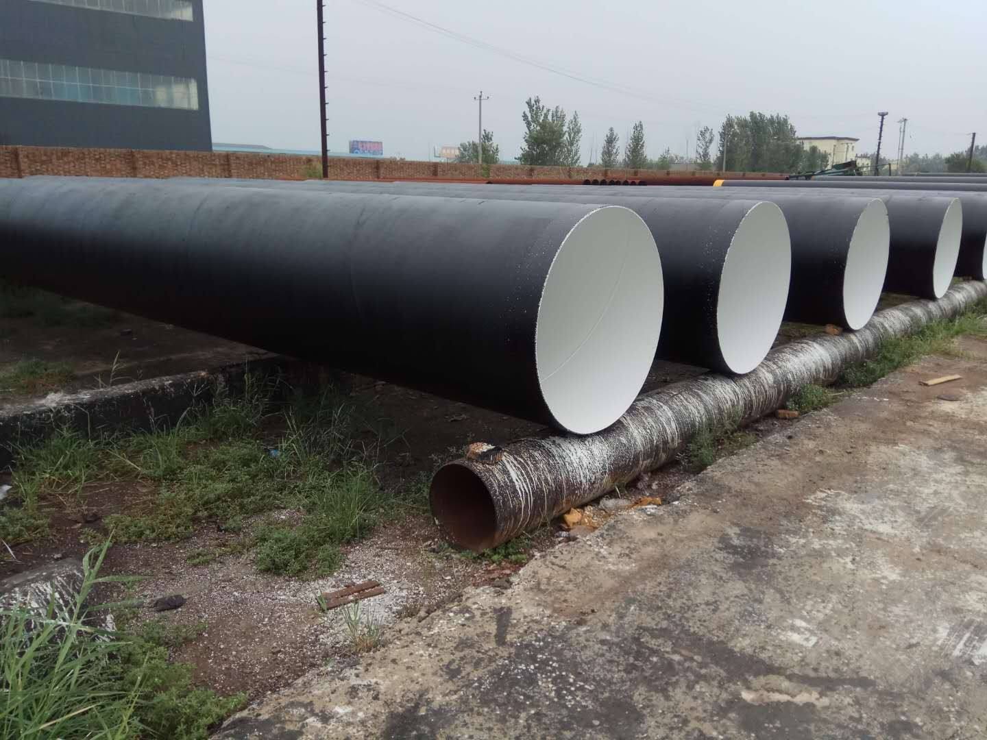 貴州螺旋鋼管貿(mào)商的心態(tài)大多數(shù)都比較平穩(wěn)